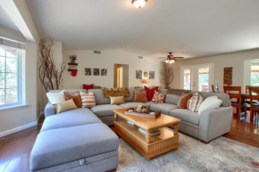Scenic Serenity - 50 acres, hot tub, game room
